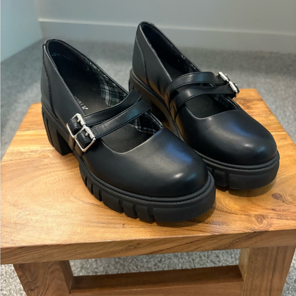 Black Women's Loafers with Buckle Detail Grunge